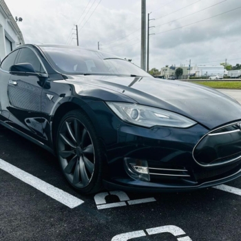 2013 Tesla Model S P85+ (Blue)